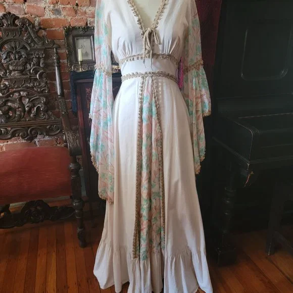 True Vintage Rare & Romantic Gown - Picture 2 of 8